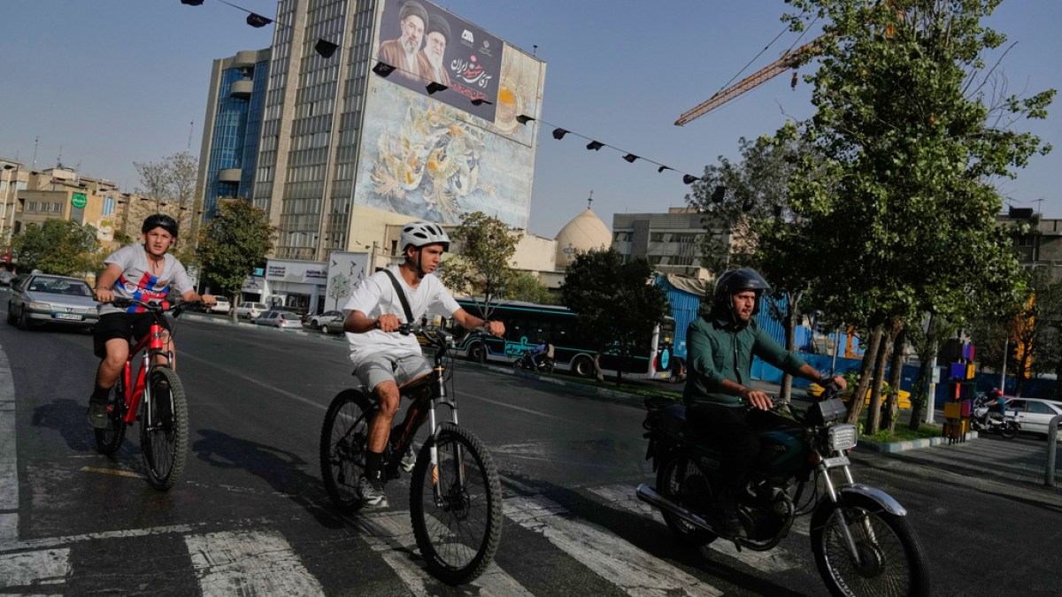 Trump warns of largest strikes on Iran yet as Tehran lashes out across Gulf
