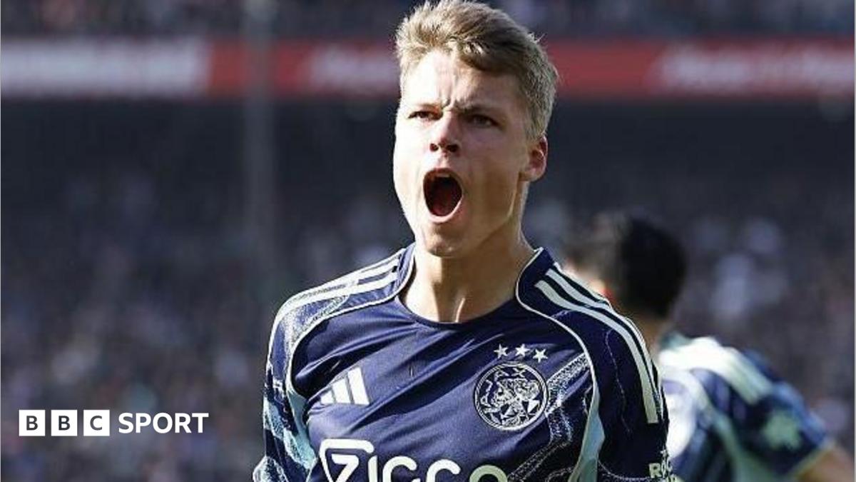 Newcastle sign teenager Steur from Ajax for £23m