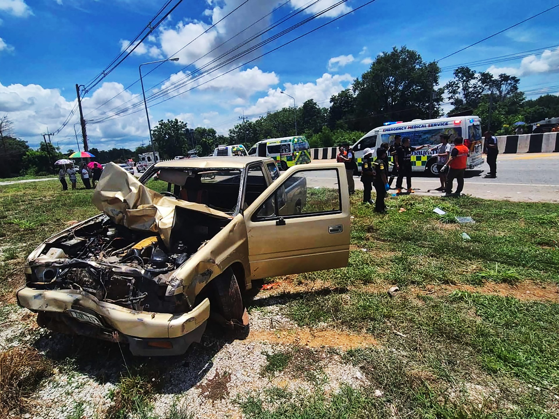 Eight Thai monks killed after child drives truck into procession
