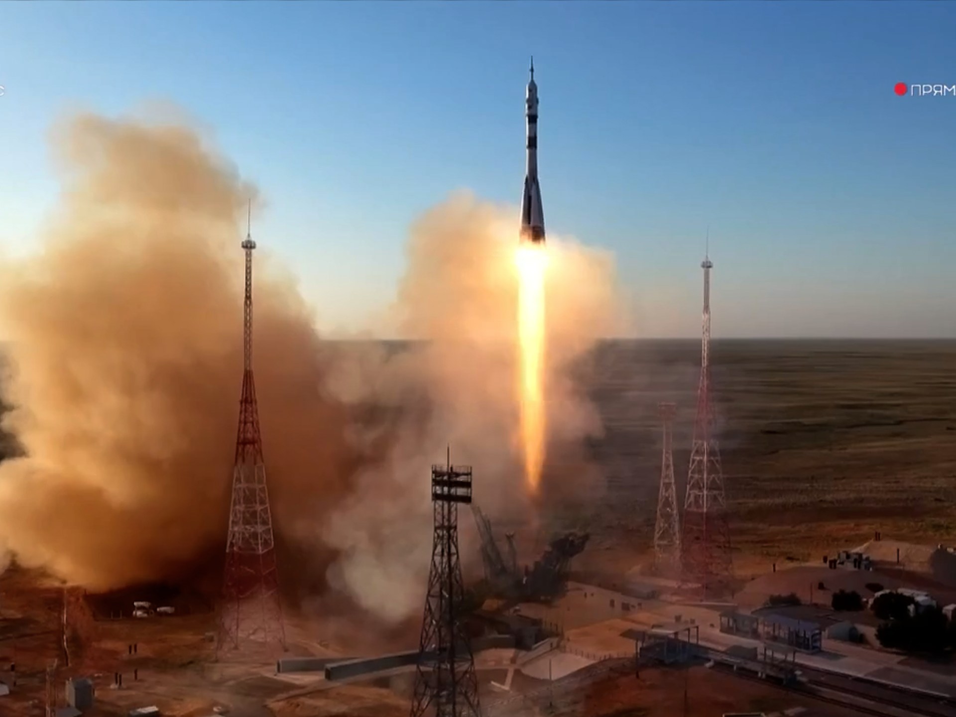 US, Russian astronauts launch into orbit for joint space mission