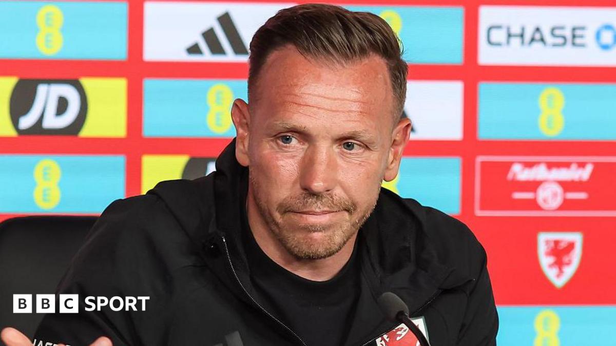 Bellamy to stay with Wales as Burnley move off