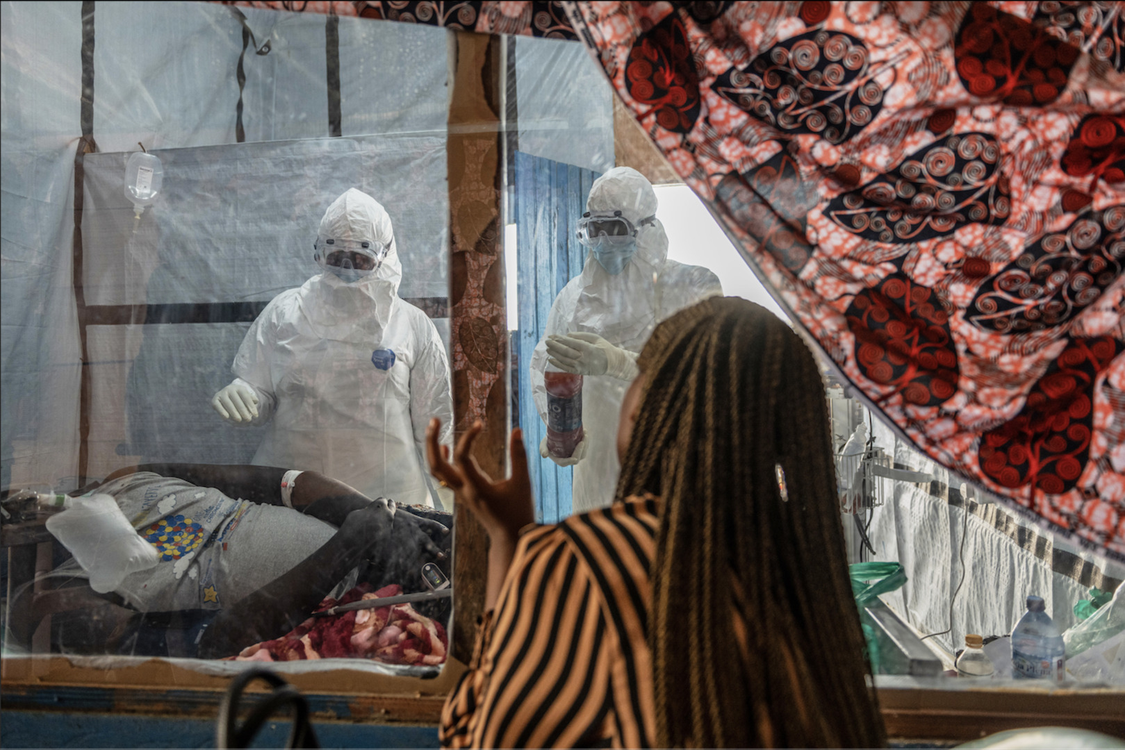 Families storm Ebola treatment centre in DRC, remove patients
