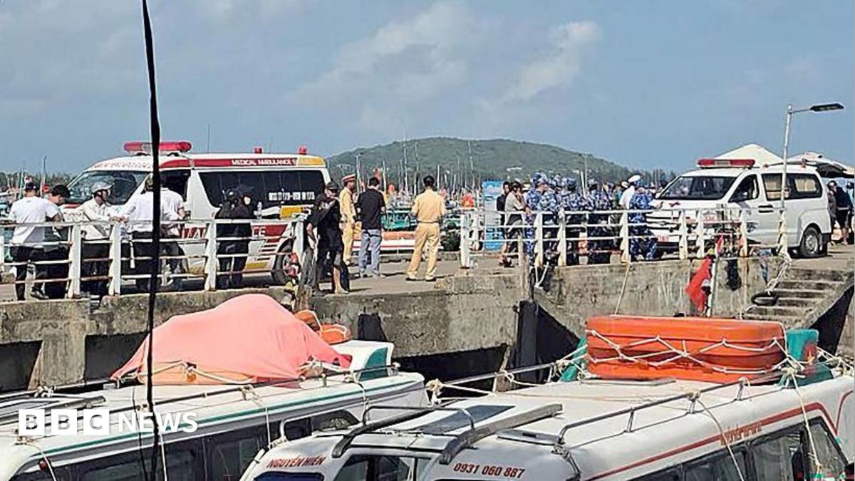Tourist speedboat capsizes in Vietnam, killing 15