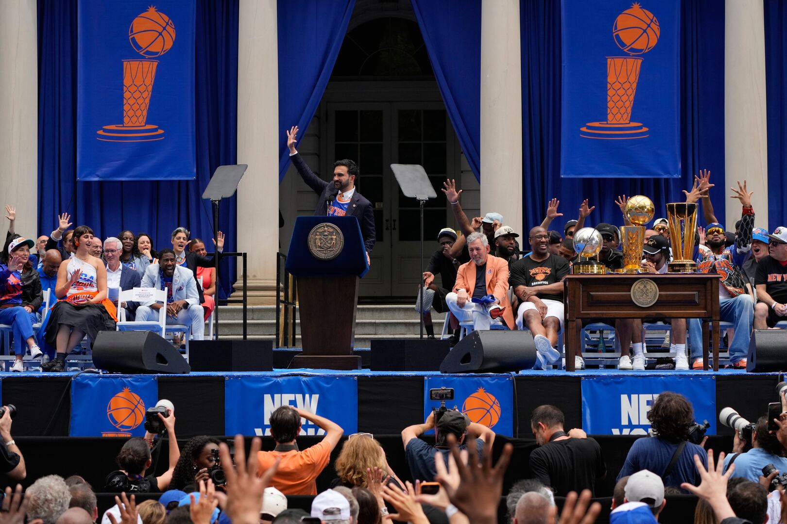Mamdani gives New York Knicks keys to city after NBA title