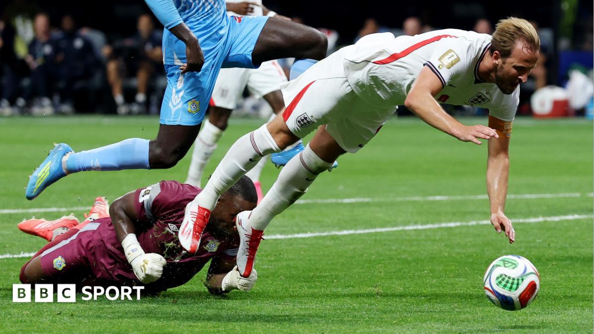 Should England have had a penalty for challenge on Kane?