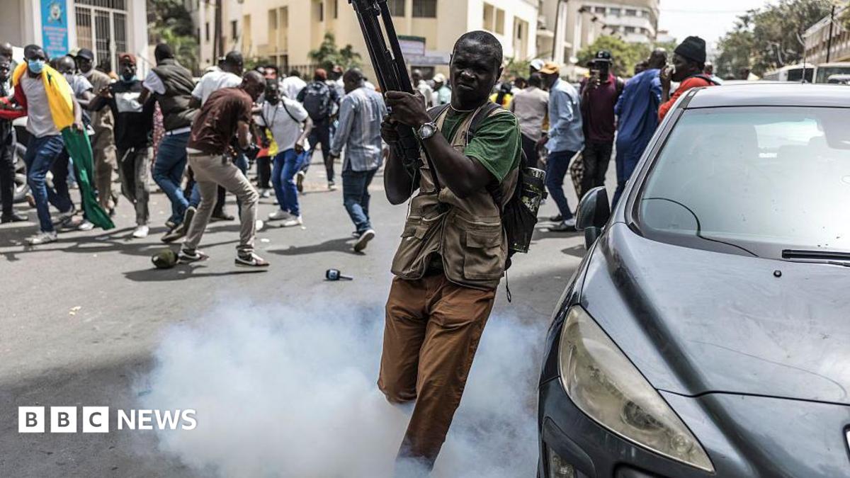 Senegalese MPs move to clip presidential powers as tensions mount